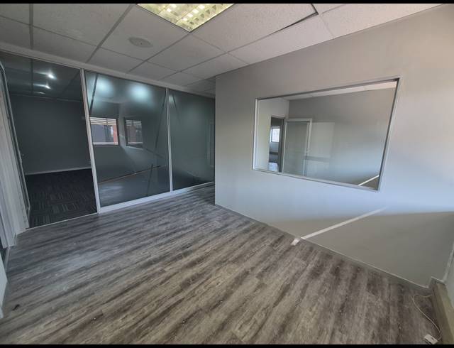 319M² OFFICE TO LET IN WOODMEAD